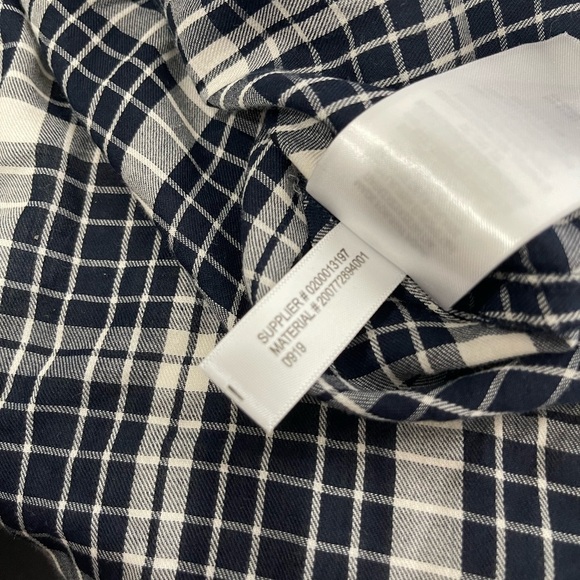 Lauren Ralph Lauren navy and white plaid lightweight 2 pocket button up size Med - Picture 10 of 10